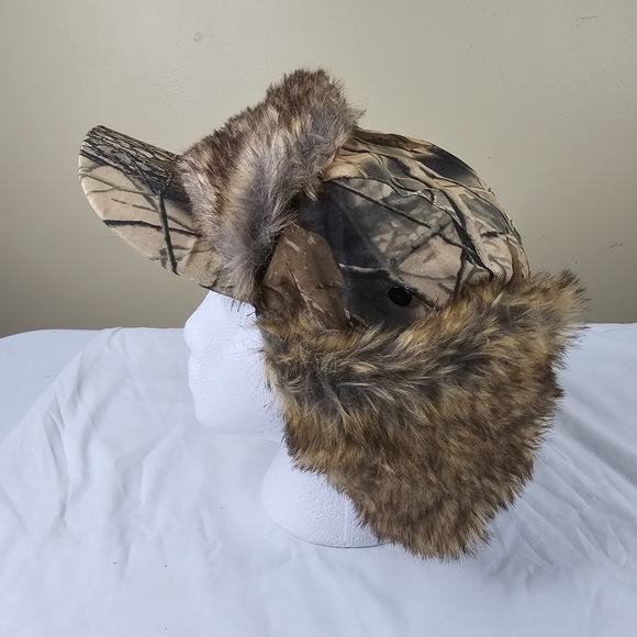 Camo faux fur bomber insulated hat with bill - Picture 1 of 9